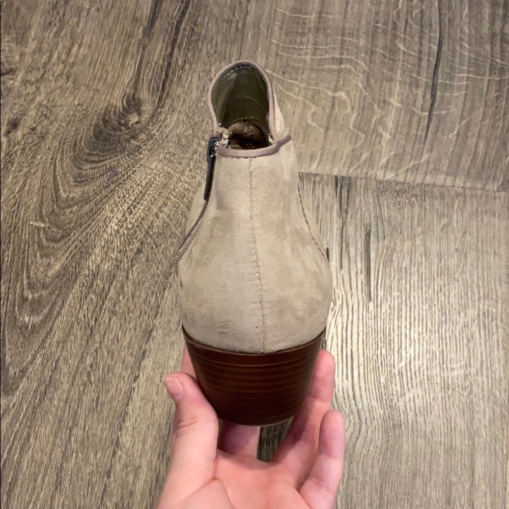 booties - Picture 4 of 6